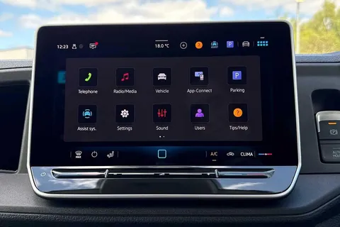 DF75TXW Volkswagen Crafter CR35 Panel van Commerce Plus LWB Maxi 140 PS 2.0 TDI 6sp Man - Camera/Step Thumbnail #11