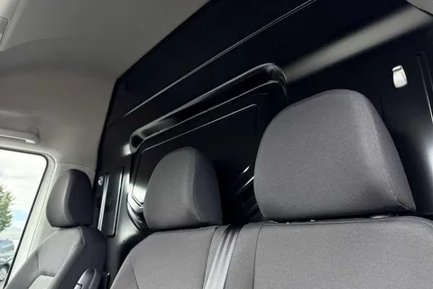 DF75TXW Volkswagen Crafter CR35 Panel van Commerce Plus LWB Maxi 140 PS 2.0 TDI 6sp Man - Camera/Step Thumbnail #13