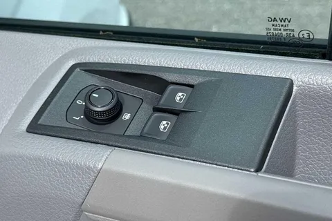 DF75TXW Volkswagen Crafter CR35 Panel van Commerce Plus LWB Maxi 140 PS 2.0 TDI 6sp Man - Camera/Step Thumbnail #17