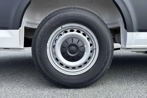 DF75TXW Volkswagen Crafter CR35 Panel van Commerce Plus LWB Maxi 140 PS 2.0 TDI 6sp Man - Camera/Step Thumbnail #21