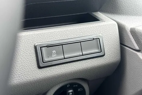 DE74PXJ Volkswagen Transporter 2.0 TDI 110 Startline Van Thumbnail #34