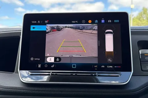 DF75TXW Volkswagen Crafter CR35 Panel van Commerce Plus LWB Maxi 140 PS 2.0 TDI 6sp Man - Camera/Step Thumbnail #40