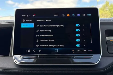 DF75TXW Volkswagen Crafter CR35 Panel van Commerce Plus LWB Maxi 140 PS 2.0 TDI 6sp Man - Camera/Step Thumbnail #41