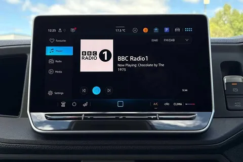 DF75TXW Volkswagen Crafter CR35 Panel van Commerce Plus LWB Maxi 140 PS 2.0 TDI 6sp Man - Camera/Step Thumbnail #44