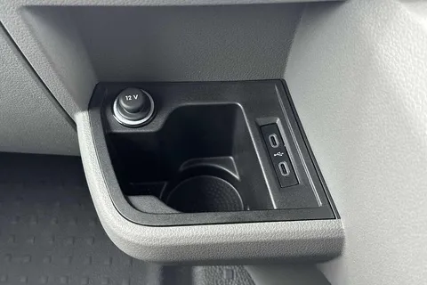 DE74PXJ Volkswagen Transporter 2.0 TDI 110 Startline Van Thumbnail #44