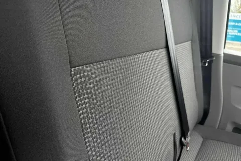 DE74PXJ Volkswagen Transporter 2.0 TDI 110 Startline Van Thumbnail #47