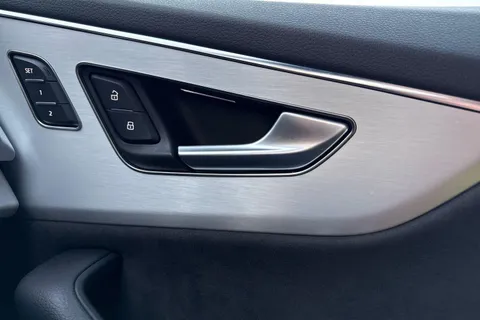 BT20CPZ Audi Q8 50 TDI Quattro S Line 5dr Tiptronic [Leather] Thumbnail #18