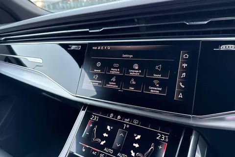 BT20CPZ Audi Q8 50 TDI Quattro S Line 5dr Tiptronic [Leather] Thumbnail #42