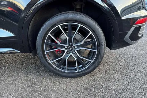 DH73HGC Audi Q5 Edition 1 40 TDI quattro 204 PS S tronic Thumbnail #5