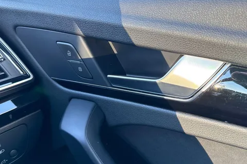 D44LLE Audi Q5 2.0 TDI 40 Edition 1 Sportback S Tronic quattro Euro 6 (s/s) 5dr Thumbnail #12