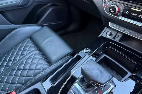 DH73HGC Audi Q5 Edition 1 40 TDI quattro 204 PS S tronic Thumbnail #14