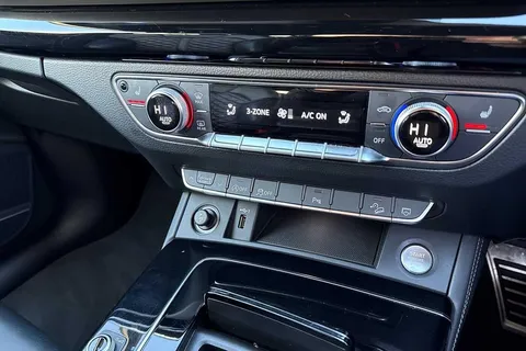 DH73HGC Audi Q5 Edition 1 40 TDI quattro 204 PS S tronic Thumbnail #18