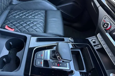 DH73HGC Audi Q5 Edition 1 40 TDI quattro 204 PS S tronic Thumbnail #50