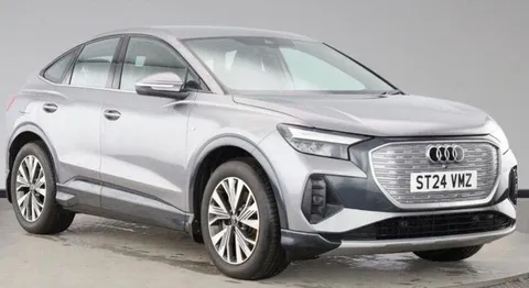 ST24VMZ Audi Q4 e-tron Q4 Sportback Sport 45 e-tron quattro 210,00 kW Thumbnail #1