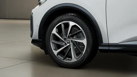  Audi Q5 2.0 TDI S line S Tronic quattro Euro 6 (s/s) 5dr Thumbnail #4