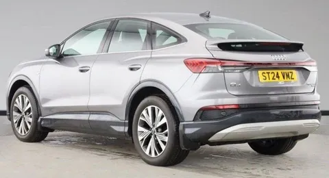 ST24VMZ Audi Q4 e-tron Q4 Sportback Sport 45 e-tron quattro 210,00 kW Thumbnail #3