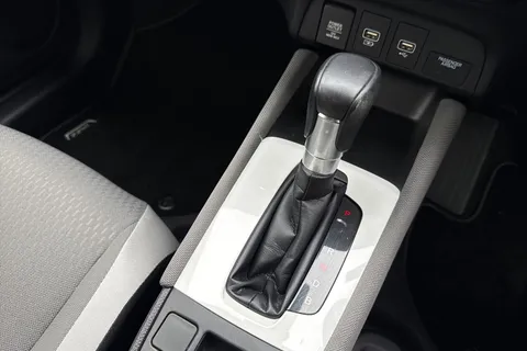 22 of 52 for HONDA JAZZ 1.5 i-MMD Hybrid Crosstar EX 5dr eCVT