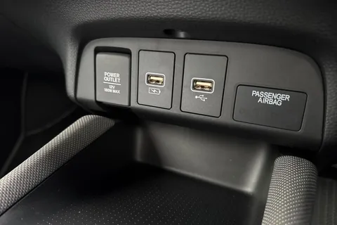 25 of 52 for HONDA JAZZ 1.5 i-MMD Hybrid Crosstar EX 5dr eCVT