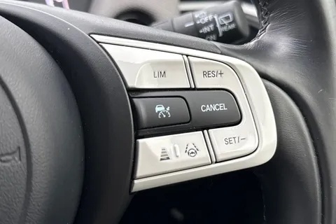 26 of 52 for HONDA JAZZ 1.5 i-MMD Hybrid Crosstar EX 5dr eCVT