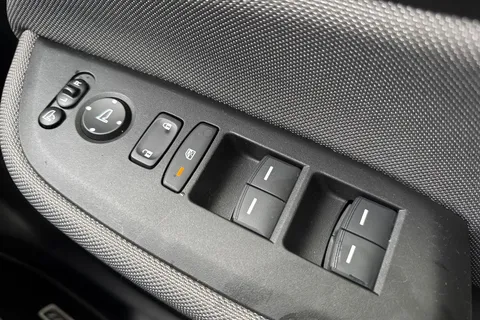 30 of 52 for HONDA JAZZ 1.5 i-MMD Hybrid Crosstar EX 5dr eCVT