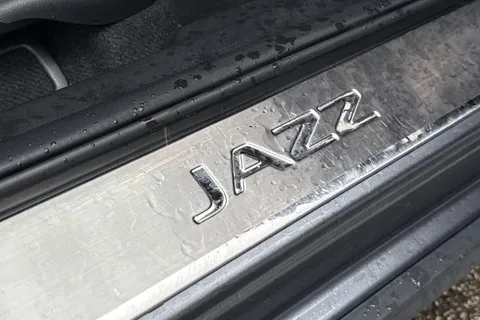 39 of 52 for HONDA JAZZ 1.5 i-MMD Hybrid Crosstar EX 5dr eCVT