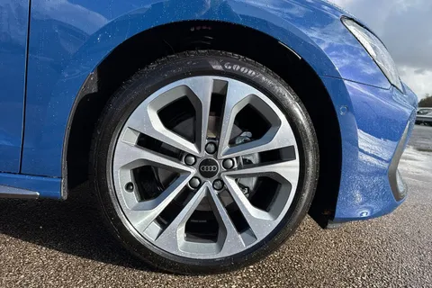 9 of 54 for Audi A3 1.5 TFSI S line Euro 6 (s/s) 4dr