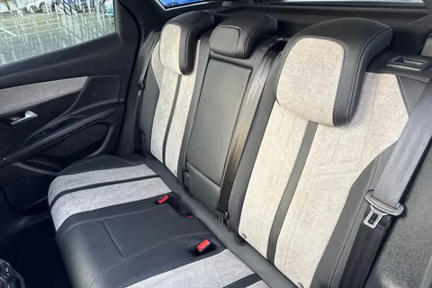 SD71LDY PEUGEOT 3008 1.6 13.2kWh GT e-EAT Euro 6 (s/s) 5dr Thumbnail #18