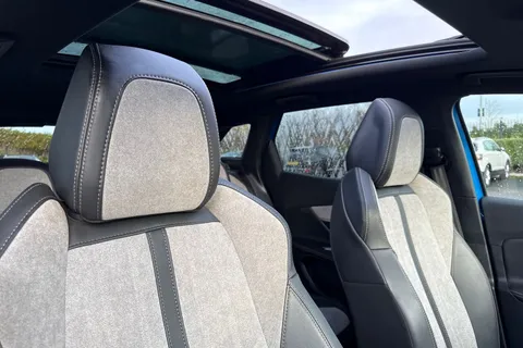 SD71LDY PEUGEOT 3008 1.6 13.2kWh GT e-EAT Euro 6 (s/s) 5dr Thumbnail #23