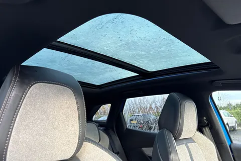 SD71LDY PEUGEOT 3008 1.6 13.2kWh GT e-EAT Euro 6 (s/s) 5dr Thumbnail #38