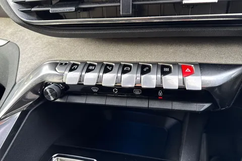 SD71LDY PEUGEOT 3008 1.6 13.2kWh GT e-EAT Euro 6 (s/s) 5dr Thumbnail #56