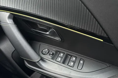 BL24WDZ PEUGEOT 2008 1.2 PureTech GT EAT Euro 6 (s/s) 5dr Thumbnail #17