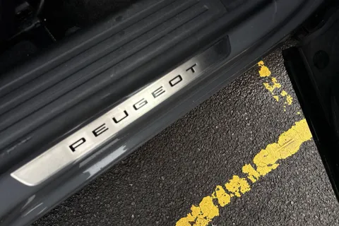 BL24WDZ PEUGEOT 2008 1.2 PureTech GT EAT Euro 6 (s/s) 5dr Thumbnail #28