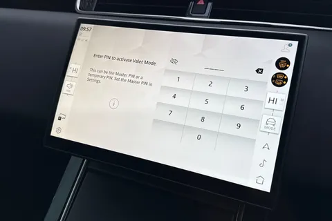 KR74EVF Land Rover Range Rover Evoque 2.0 D200 Dynamic SE 5dr Thumbnail #37