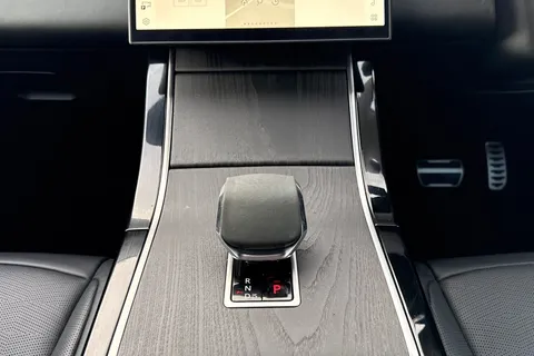 KP24OAJ Land Rover Range Rover Evoque 1.5 P300e Autobiography 5dr Thumbnail #14