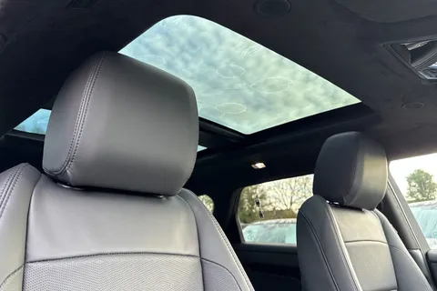 KP24OAJ Land Rover Range Rover Evoque 1.5 P300e Autobiography 5dr Thumbnail #21