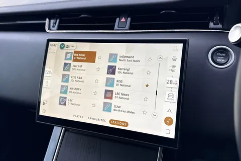 KP24OAJ Land Rover Range Rover Evoque 1.5 P300e Autobiography 5dr Thumbnail #36