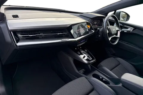 15 of 66 for Audi Q4 e-tron Q4 S line 40 e-tron 150,00 kW