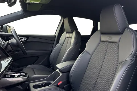 16 of 66 for Audi Q4 e-tron Q4 S line 40 e-tron 150,00 kW