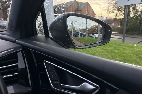 21 of 66 for Audi Q4 e-tron Q4 S line 40 e-tron 150,00 kW