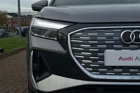 28 of 66 for Audi Q4 e-tron Q4 S line 40 e-tron 150,00 kW