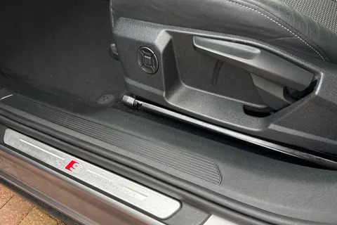 32 of 66 for Audi Q4 e-tron Q4 S line 40 e-tron 150,00 kW