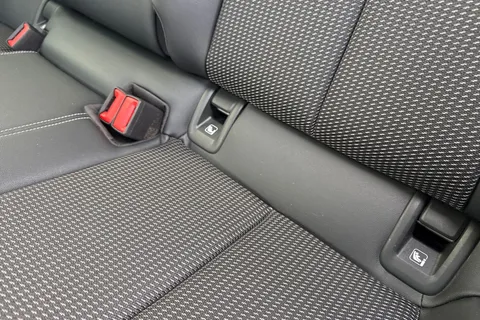 35 of 66 for Audi Q4 e-tron Q4 S line 40 e-tron 150,00 kW