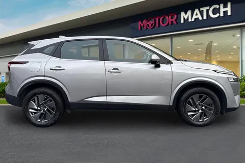 YB22KNS Nissan Qashqai 1.3 DiG-T MH Acenta Premium 5dr Thumbnail #3