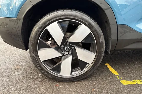 DX72LUL Volvo Xc40 1.5 T5 Recharge PHEV Ultimate Dark 5dr Auto Thumbnail #6