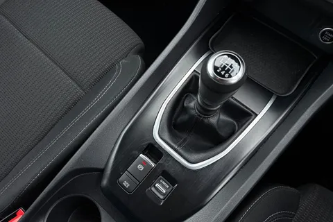 YB22KNS Nissan Qashqai 1.3 DiG-T MH Acenta Premium 5dr Thumbnail #19