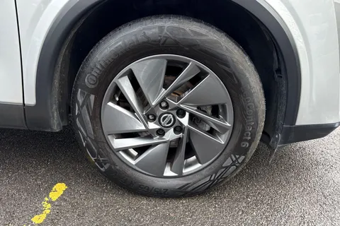 YB22KNS Nissan Qashqai 1.3 DiG-T MH Acenta Premium 5dr Thumbnail #21