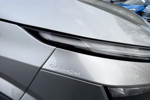 YB22KNS Nissan Qashqai 1.3 DiG-T MH Acenta Premium 5dr Thumbnail #24