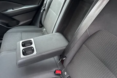 YB22KNS Nissan Qashqai 1.3 DiG-T MH Acenta Premium 5dr Thumbnail #25