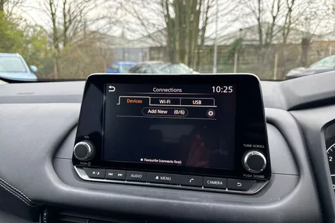 YB22KNS Nissan Qashqai 1.3 DiG-T MH Acenta Premium 5dr Thumbnail #33