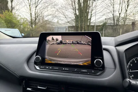 YB22KNS Nissan Qashqai 1.3 DiG-T MH Acenta Premium 5dr Thumbnail #35